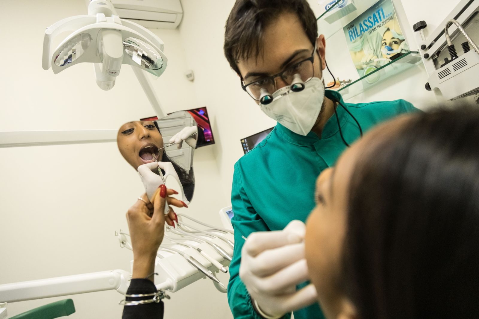 L'esperto della Dental Family risponde: ortodonzia fissa o allineatori?